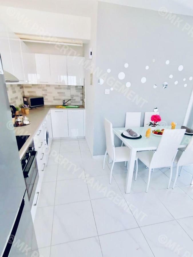 Lysia Sea-View Apartment Larnaca Exteriér fotografie